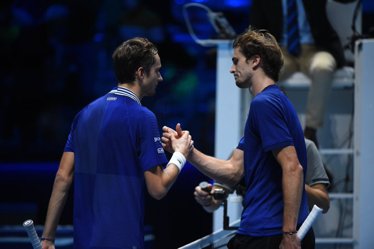 Trận đấu hấp dẫn giữa Medvedev và Zverev định đoạt tấm vé đầu tiên vào bán kết ATP Finals năm nay