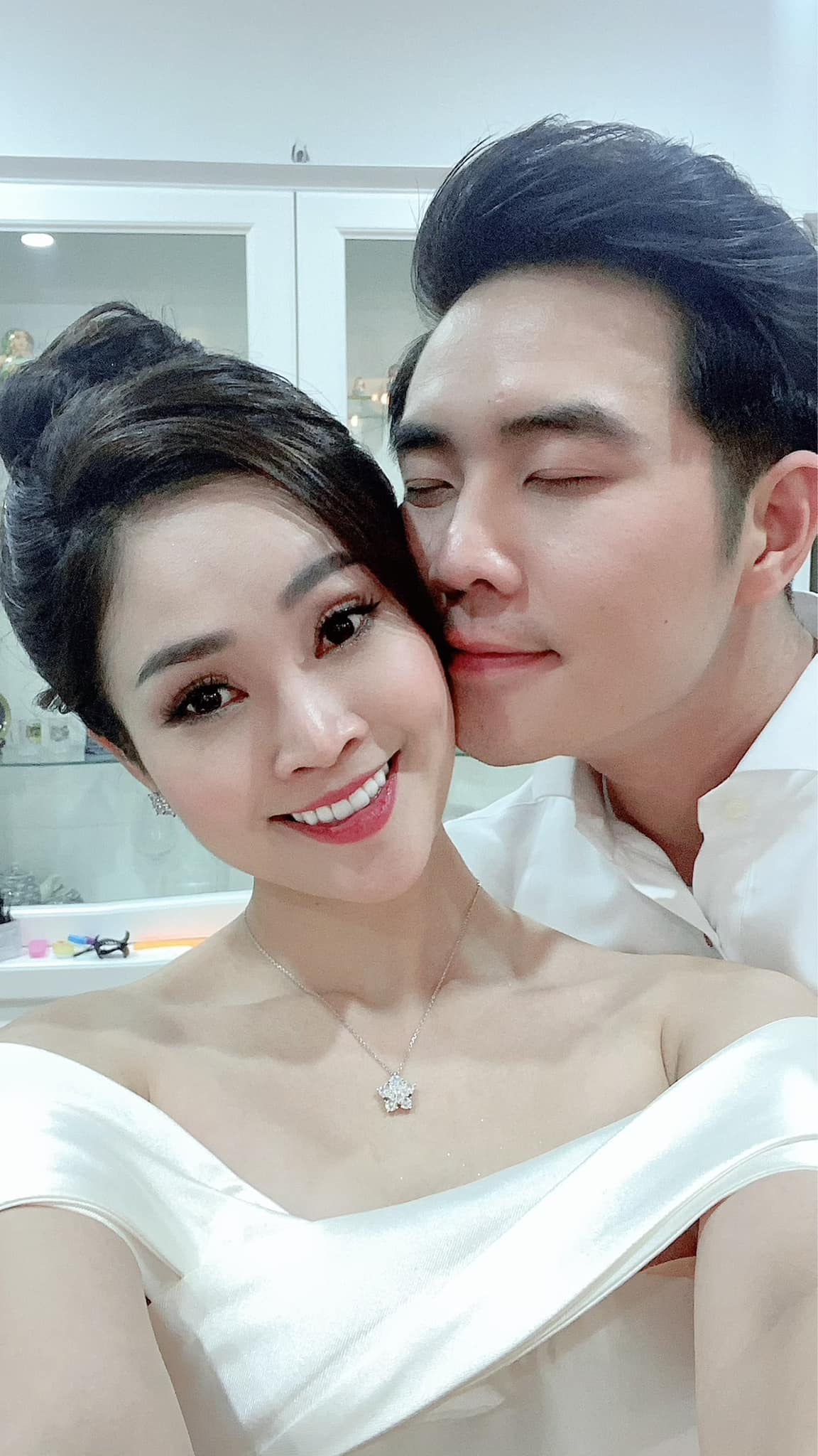 Đời thường ngọt ngào của cặp vợ chồng trẻ