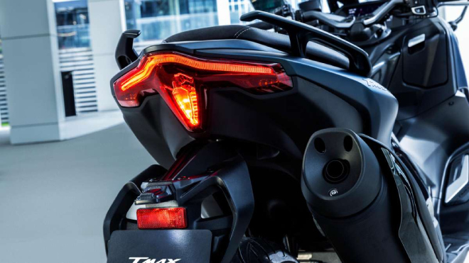 2022 Yamaha TMax 560 Tech Max ra mắt, thiết kế hoành tráng - 8