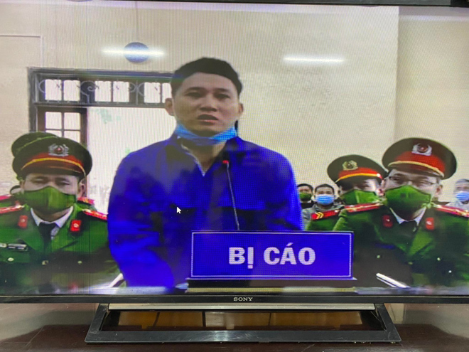 Bị cáo Cao Toàn Năng trình bày tại phiên xét xử.