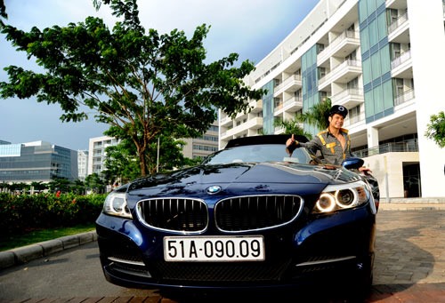 Xe sang BMW của nam danh ca sở hữu biển số đẹp