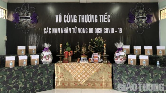 Hoạt động tưởng niệm cũng nhắc nhở những người ở lại chấp hành nghiêm các quy định phòng chống dịch, bởi dịch bệnh vẫn còn phức tạp.