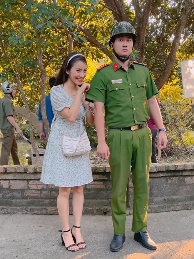 Trần Vân và Anh Tuấn trong phim "Phố trong làng".&nbsp;
