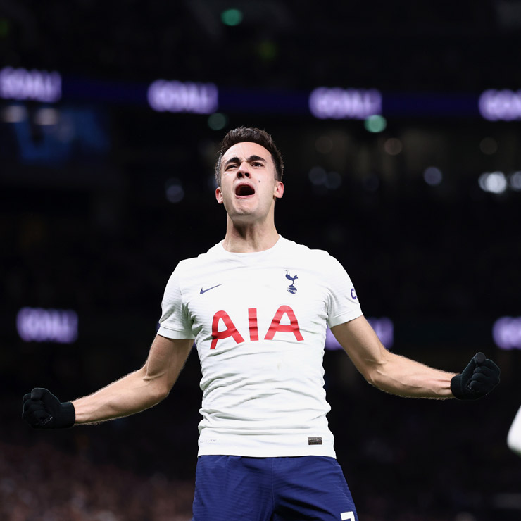 Sergio Reguilon bất ngờ ghi bàn giúp Tottenham dẫn ngược Leeds 2-1