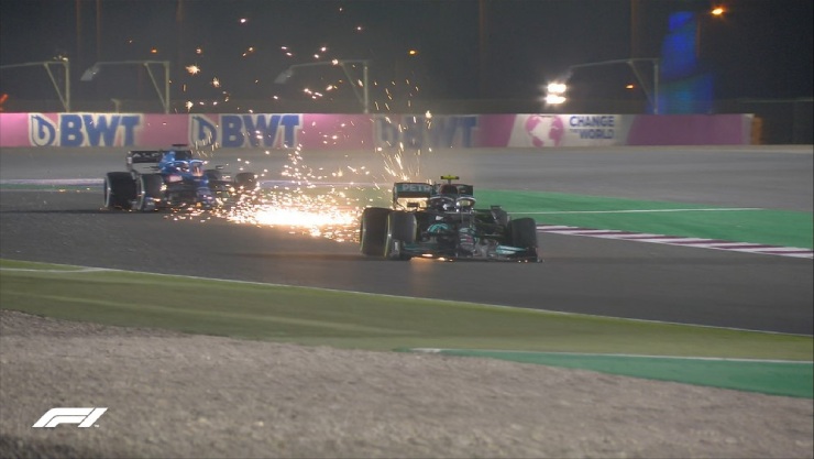 &nbsp;Màn “pháo hoa” của Bottas trên đường về pit