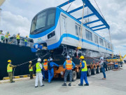 Tin tức trong ngày - 4 đoàn tàu metro số 1 sắp về tới TP.HCM