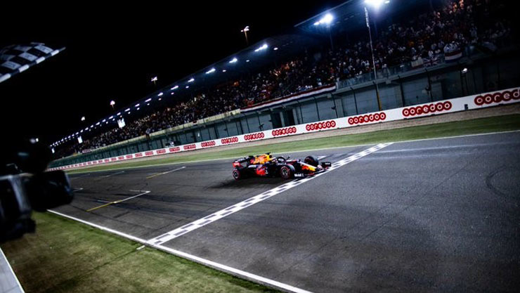 Verstappen chỉ còn hơn Hamilton 8 điểm và còn 2 chặng đua nữa