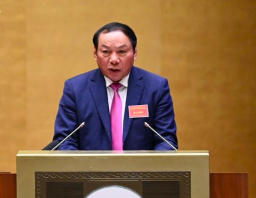 Bộ trưởng Bộ VH-TT-DL Nguyễn Văn Hùng khẳng định ngành văn hóa sẽ nỗ lực, tập trung vai trò tham mưu cho các cấp ủy đảng, chính quyền để văn hóa phải được đặt ngang hàng với kinh tế, chính trị.