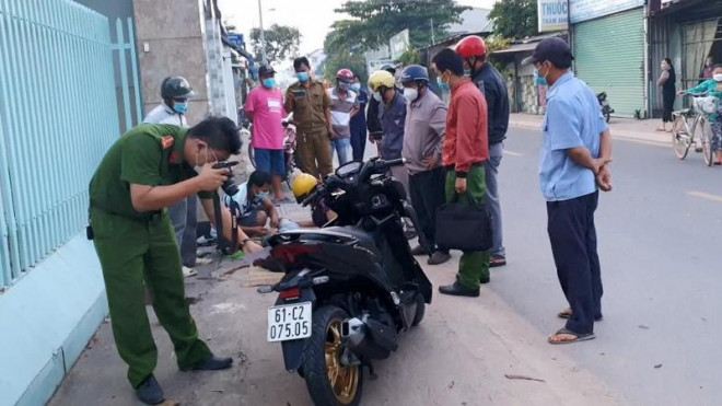 Lực lượng công an khám nghiệm hiện trường điều tra nguyên nhân vụ tai nạn. Ảnh: LA