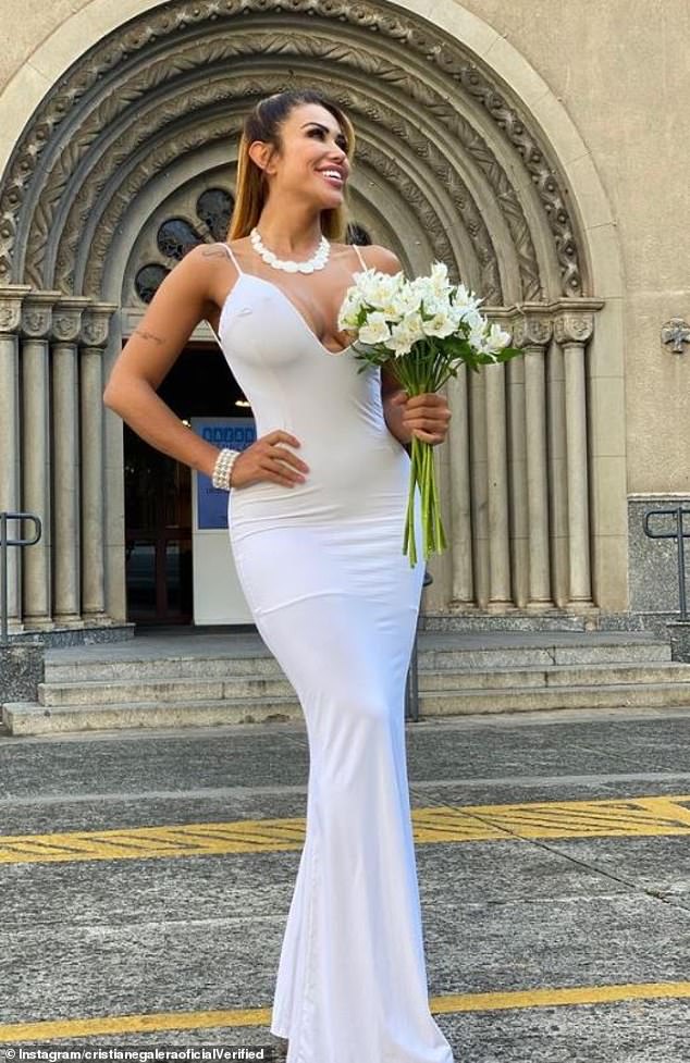 Cris Galêra tự kết hôn với chính mình hồi tháng 9. Ảnh: Instagram