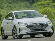 Tin tức ô tô - Hyundai Elantra giảm giá lên đến 75 triệu đồng, thu hút khách mùa cuối năm