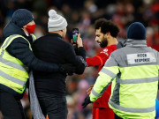 Bóng đá - Liverpool thắng hủy diệt 4-0: Salah nổi cáu vì fan cuồng, Klopp vẫn chưa hài lòng