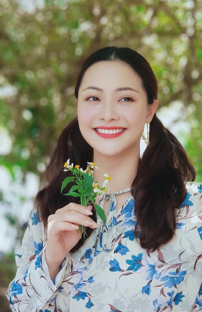 Nữ diễn viên Thạch Thu Huyền từng gây dấu ấn với vai 'gái quê' trong bộ phim 'Mùa hoa tìm lại'. 
