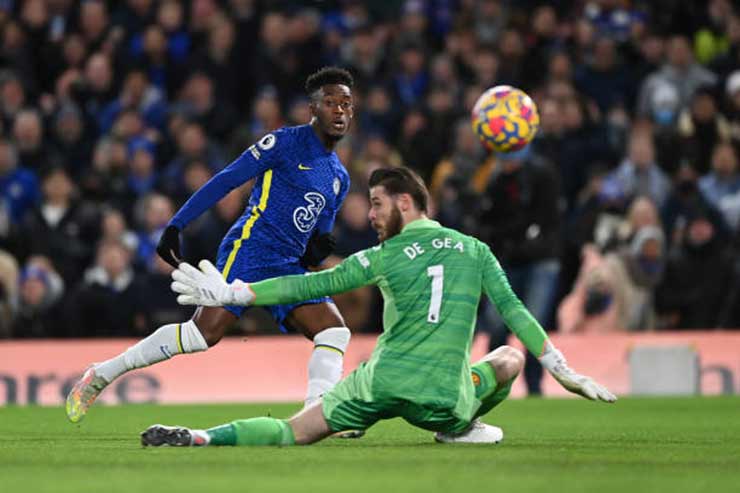 De Gea sớm phải trổ tài cứu thua cho MU khi họ làm khách của Chelsea