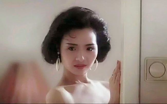 Diệp Tử My là "nữ hoàng phim 18+" sở hữu vòng 1 đẹp nhất Hong Kong thập niên 90. Cô đào cũng tham gia vô số bộ phim nóng.
