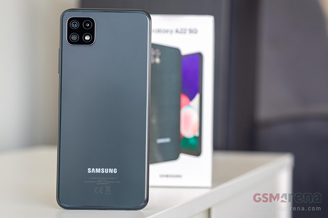 Galaxy A23 - kế nhiệm Galaxy A22 sẽ có camera sau xịn hơn.