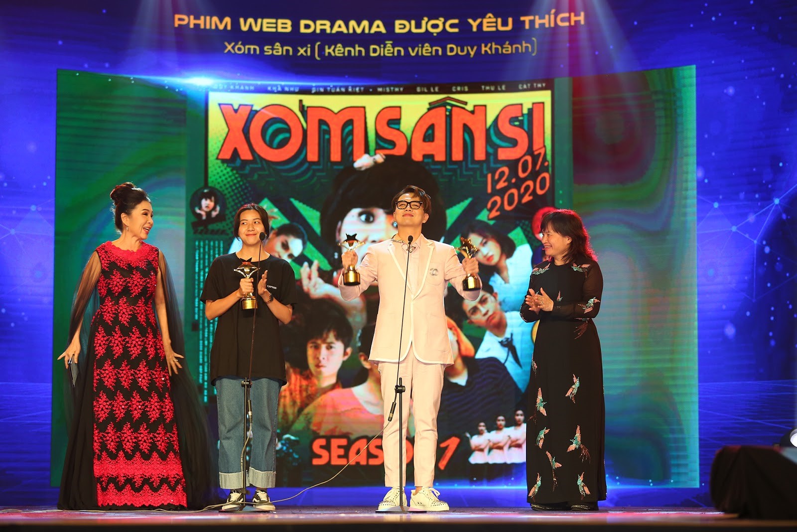 “Xóm sân si” của Duy Khánh nhận&nbsp;giải thưởng Phim Web-drama được yêu thích nhất do khán giả bình chọn tại "Ngôi Sao Xanh 2020"