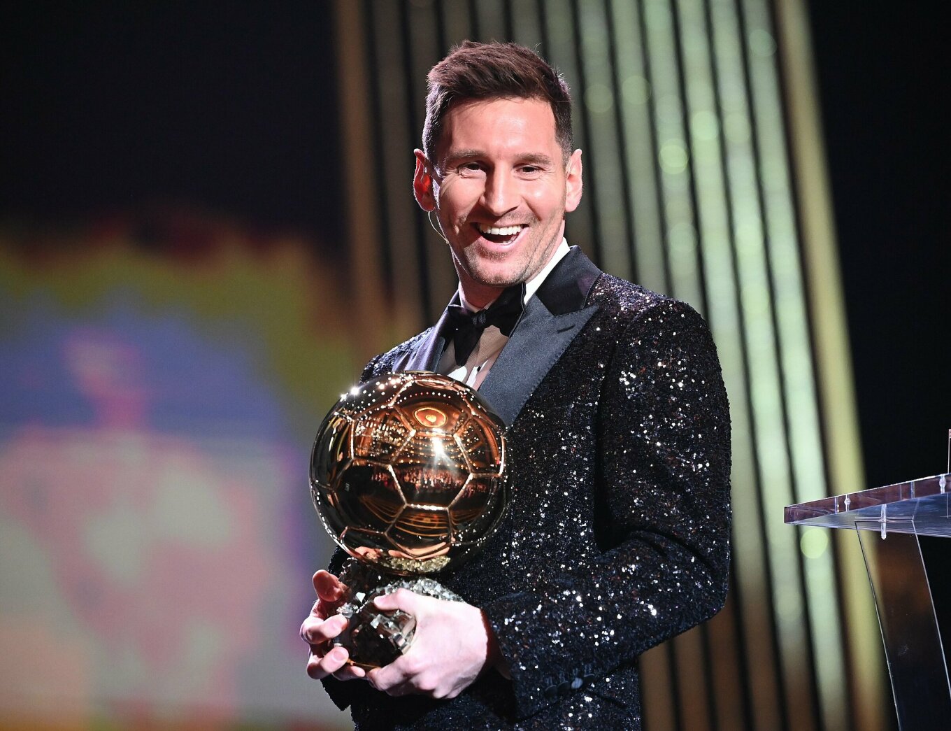 Lionel Messi đã xuất sắc giành được vinh dự Quả bóng vàng năm 2021.