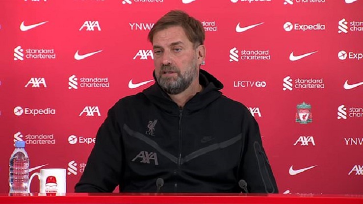 Klopp khó chịu trước câu hỏi của phóng viên