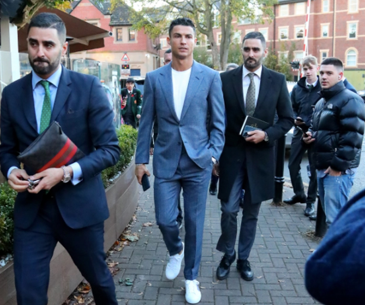 Có quá nhiều chuyện không vui đến với Ronaldo trong khoảng thời gian ngắn