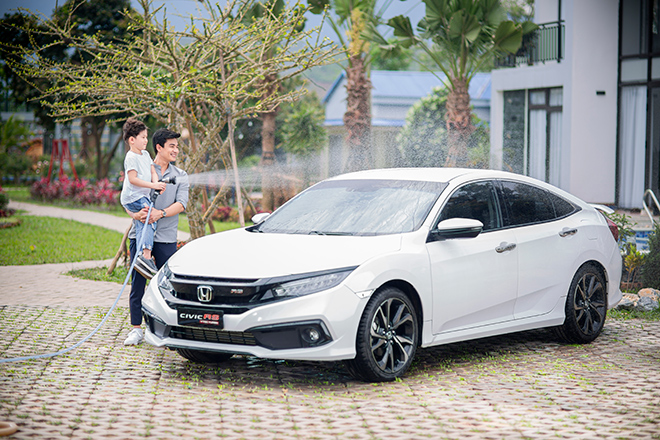 Honda Civic là mẫu xe thể thao, vận hành mạnh mẽ