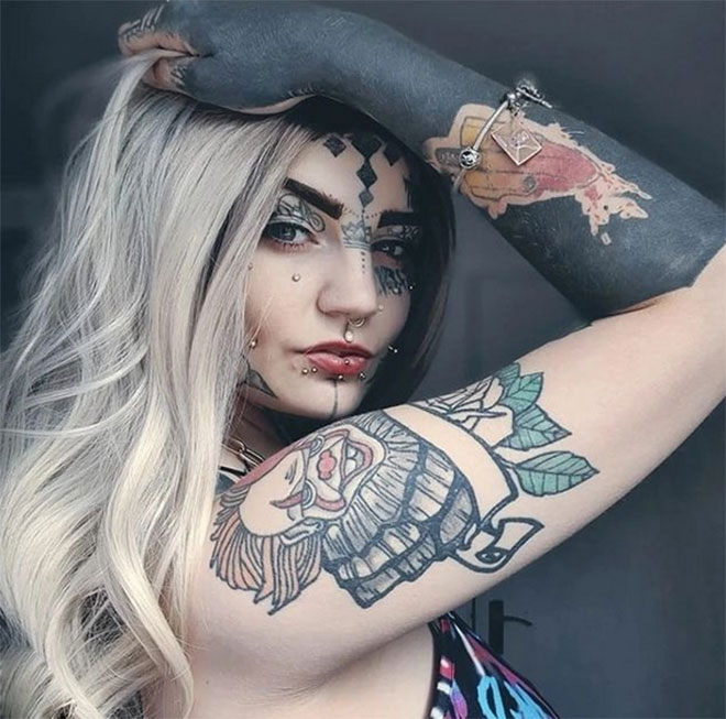 Bà mẹ xăm trổ bị "ném đá" dữ dội vì sở hữu quá nhiều hình xăm - 3