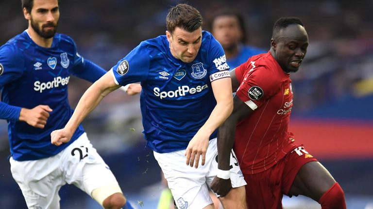 Everton đối diện khó khăn lớn dù được chơi trên sân nhà Goodison Park tiếp đón "gã hàng xóm" hùng mạnh Liverpool