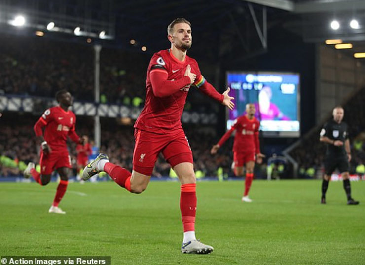 Bàn thắng mở tỷ số mẫu mực của Jordan Henderson cho Liverpool