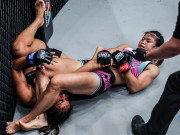 Thể thao - “Đả nữ” Thái Lan khóc như mưa, biến chiêu liên hoàn knock-out “mãnh hổ Ấn Độ”