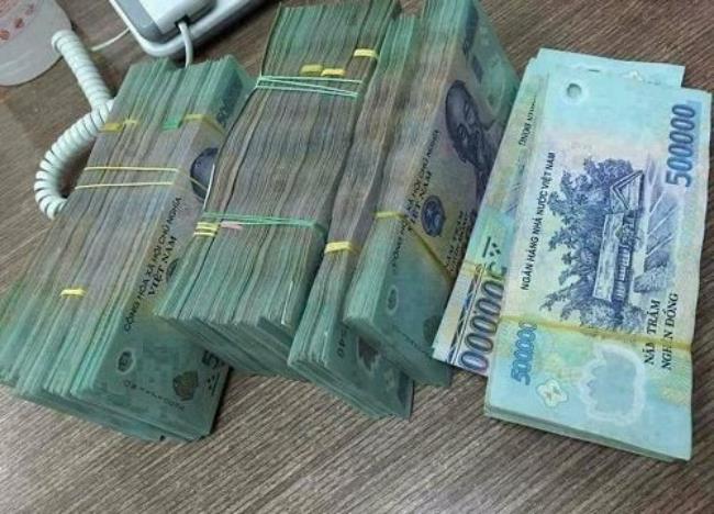 Ít ai biết, tiền polymer của Việt Nam cũng góp mặt trong danh sách những loại tiền có tính bảo mật cao.
