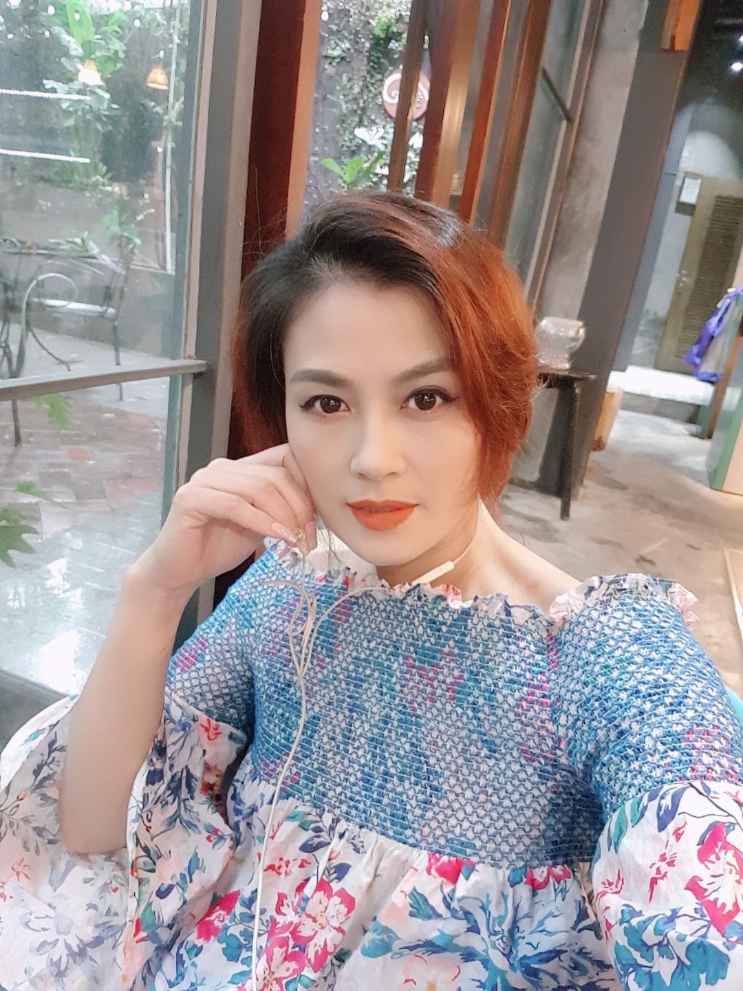 Hoa Thúy sau hơn 20 năm xinh đẹp và trẻ trung