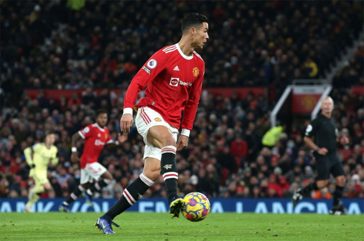 Ronaldo lập cú đúp giúp MU thắng ngược Arsenal 3-2 hôm 3/12 ở vòng 14 giải Ngoại hạng Anh