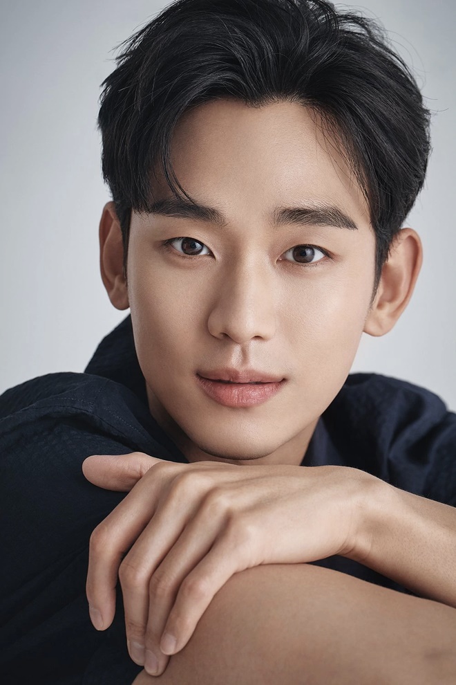 Kim Soo Hyun là nam diễn viên vừa có sắc vừa có tài của màn ảnh Hàn