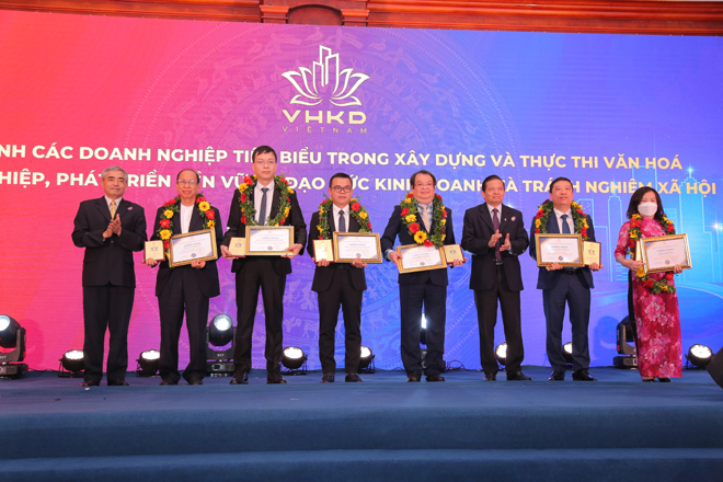 PVCFC là doanh nghiệp đạt chuẩn văn hóa kinh doanh Việt Nam tiêu biểu 2021 - 1