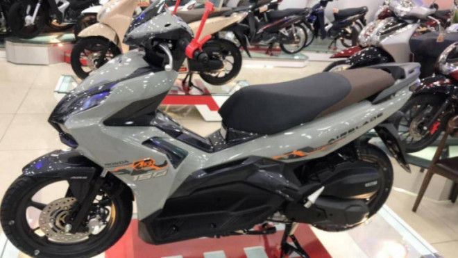 Honda Air Blade phiên bản giới hạn có giá bán từ 41,99 triệu đồng