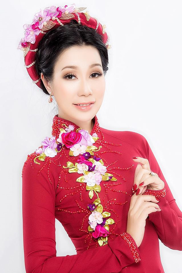 NSƯT Trịnh Kim Chi vẫn giữ được nét đẹp quyến rũ thuần Việt dù đã bước vào tuổi 40