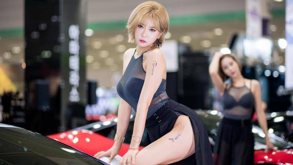 Heo Yoon Mi vốn là người mẫu xe hơi có tiếng ở Hàn