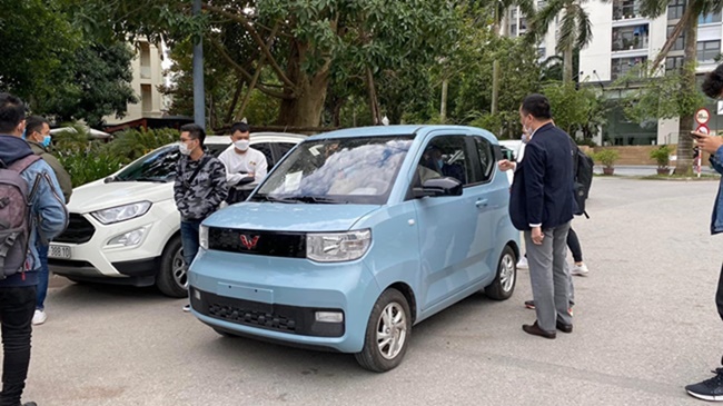 Mới đây mẫu xe điện này đã xuất hiện tại Việt Nam khiến nhiều người chú ý. Điều đáng nói là mức giá của nó khá rẻ.
