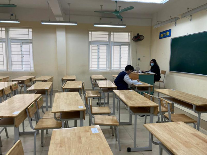 Ngày 9/12, toàn trường THPT Trần Nhân Tông chỉ có duy nhất 1 học sinh đến trường.