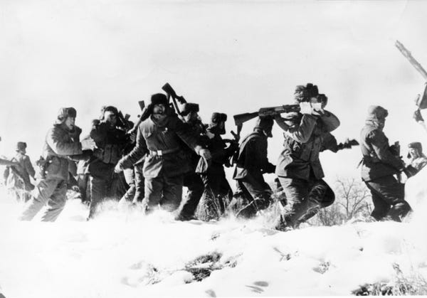 Lính Trung Quốc trong một cuộc "khiêu khích" ở khu vực đảo Damansky/Zhenbao hồi tháng 1/1969. Ảnh: Getty