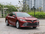 Tin tức ô tô - Giá xe Toyota Camry lăn bánh tháng 12/2021