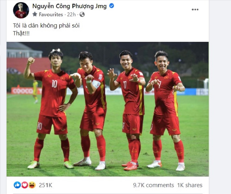 Công Phượng đăng ảnh ăn mừng bàn thắng vào lưới Malaysia