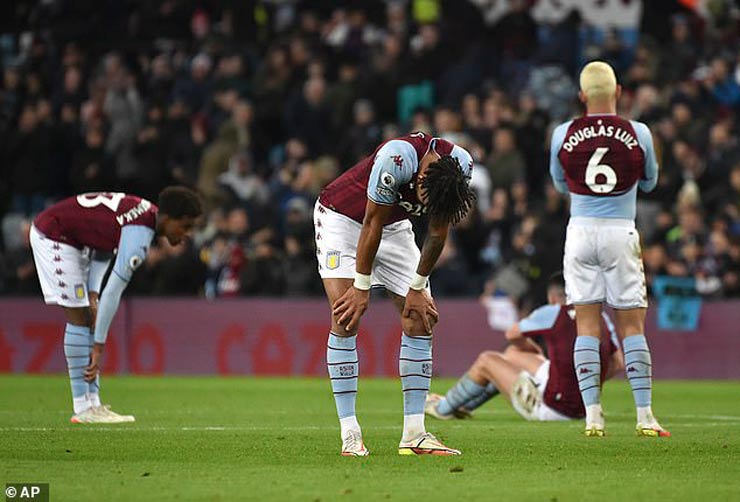 Aston Villa vừa phát hiện 1 cầu thủ và một vài nhân viên của mình mắc Covid-19