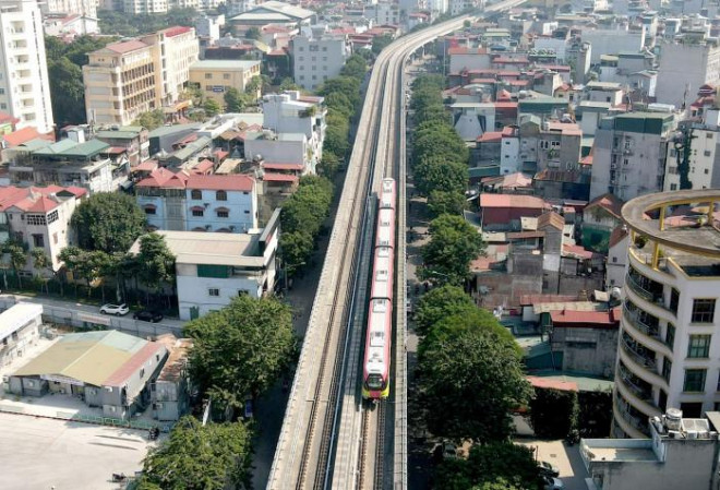 Đoàn tàu Nhổn - ga Hà Nội