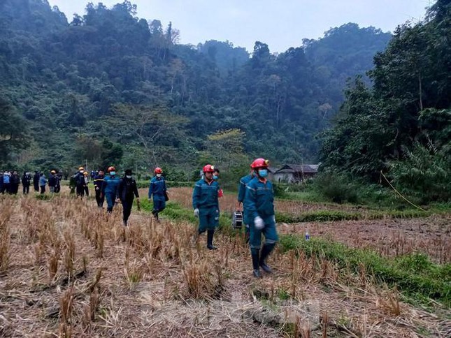 Lực lượng chức năng sẽ dừng công tác cứu hộ và rút khỏi hiện trường từ chiều 14/12 -Ảnh: BK