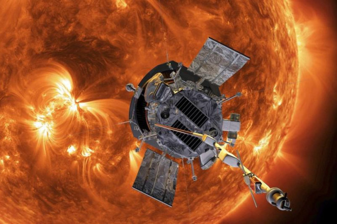 Tàu thăm dò&nbsp;Parker Solar Probe của NASA bay tới mặt trời. Ảnh: NASA