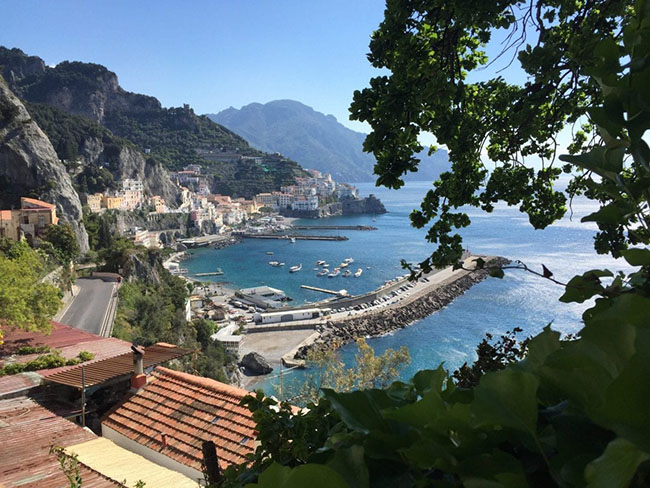 15. Hầu hết du khách đến Amalfi đều muốn quay trở lại vì dịch vụ tuyệt vời, khung cảnh đẹp mê mẩn cùng nhiều địa điểm vui chơi thú vị.
