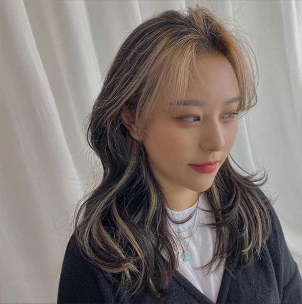 4 cách nhuộm tóc highlight sành điệu nhất năm 2021 - 8