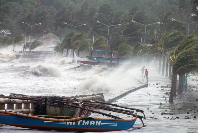 Siêu bão Rai có thể làm ảnh hưởng nghiêm trọng tới tàu thuyền hoạt động trên Biển Đông. Ảnh minh họa TPO.