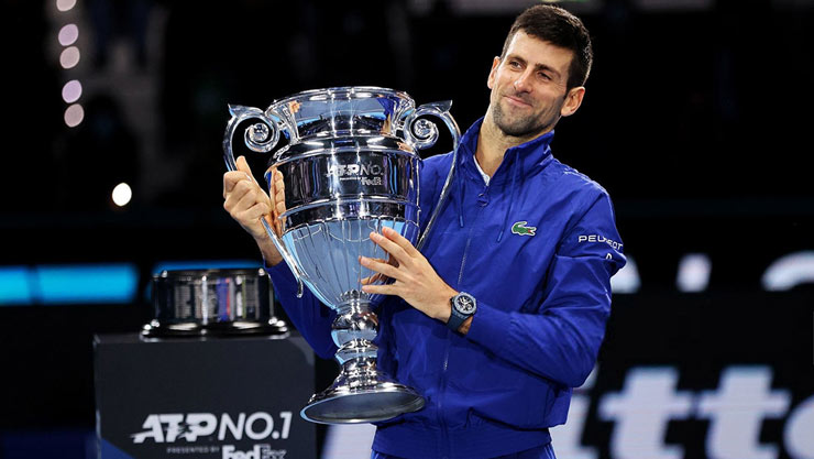 Novak Djokovic là tay vợt có số lần kết thúc năm ở vị trí số 1 thế giới nhiều nhất (7 lần)